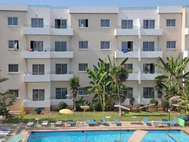 Debbiexenia Hotel Apartments Paralimni Exterior foto