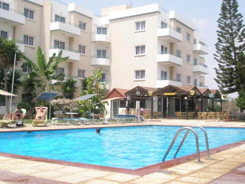 Debbiexenia Hotel Apartments Paralimni Exterior foto